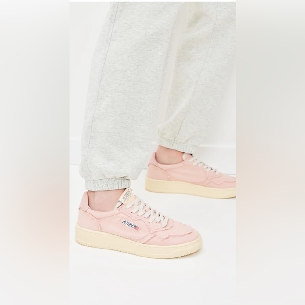 Autry Sneakers Women’s 8.5